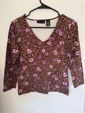 Apostrophe Women’s Floral V-Neck Top